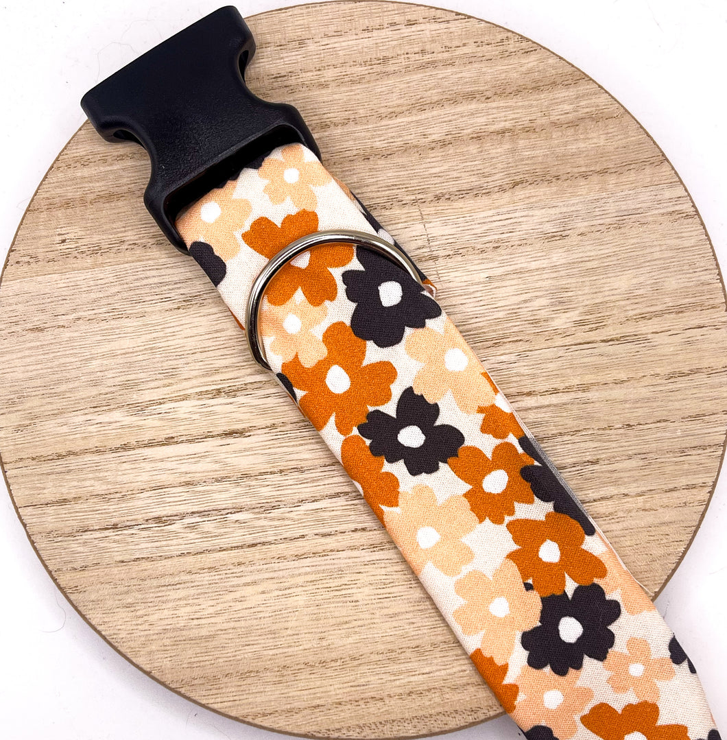 Dog Collar/ Boho Fall Flowers Dog Collar/ Neutral Daisies Dog Collar/ Pretty Dog Collar/ Autumn Dog Collar/ Fabric Dog Collar